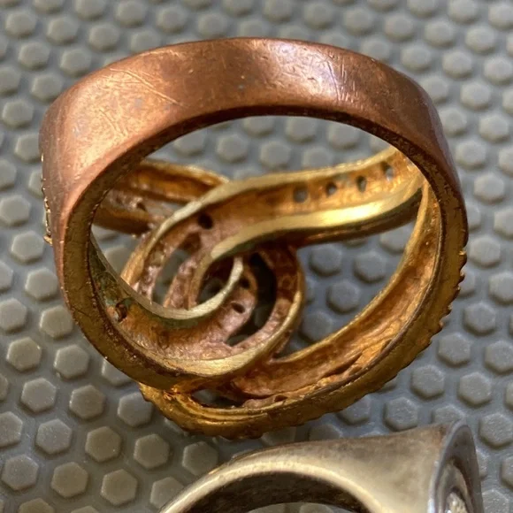 Large old chunky rings - Picture 5 of 7